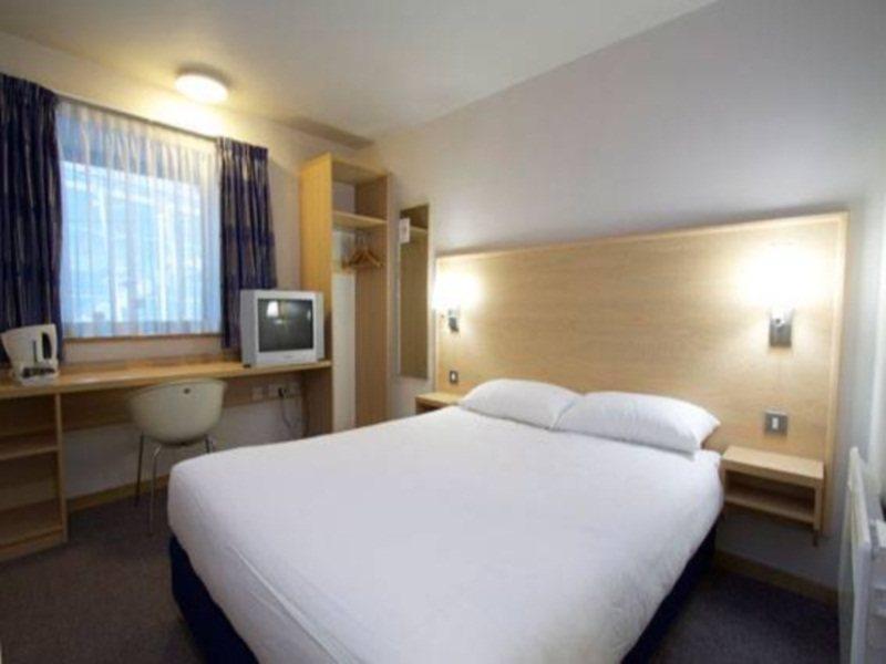Travelodge Manchester Central Zewnętrze zdjęcie